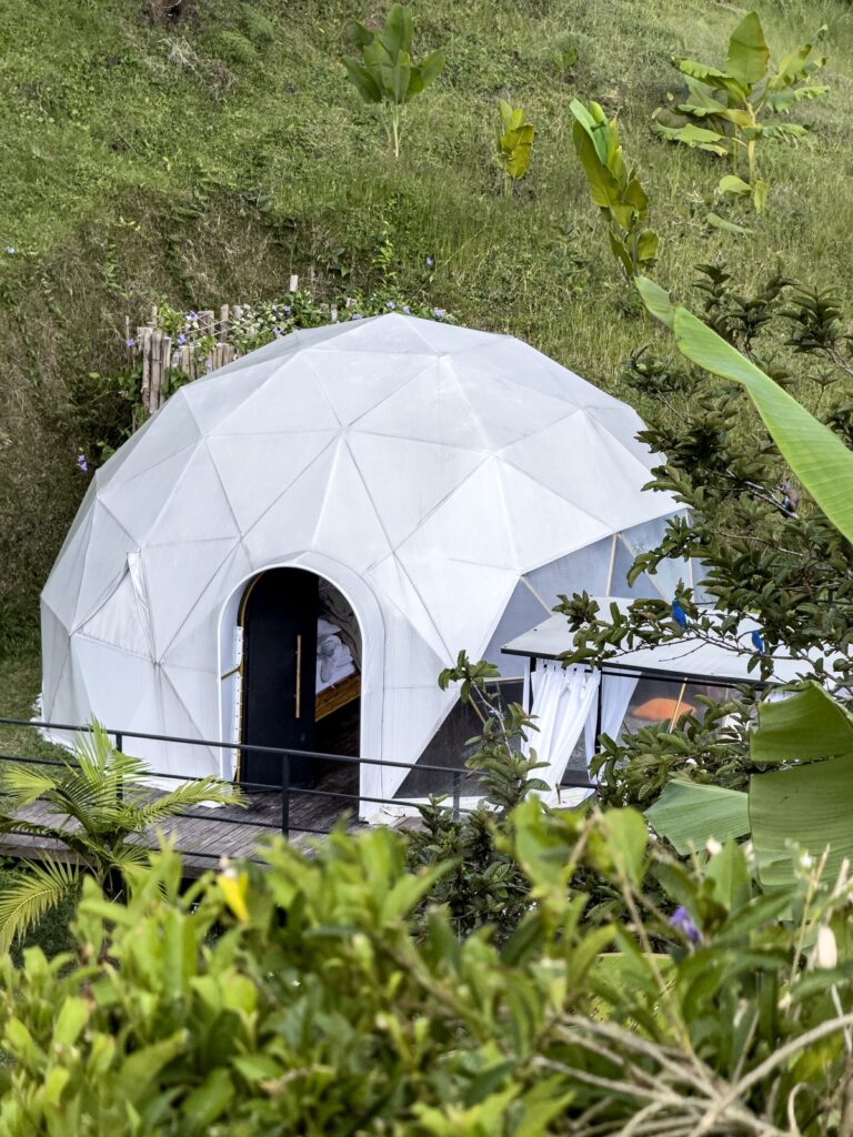 Fachada del domo Andrómeda