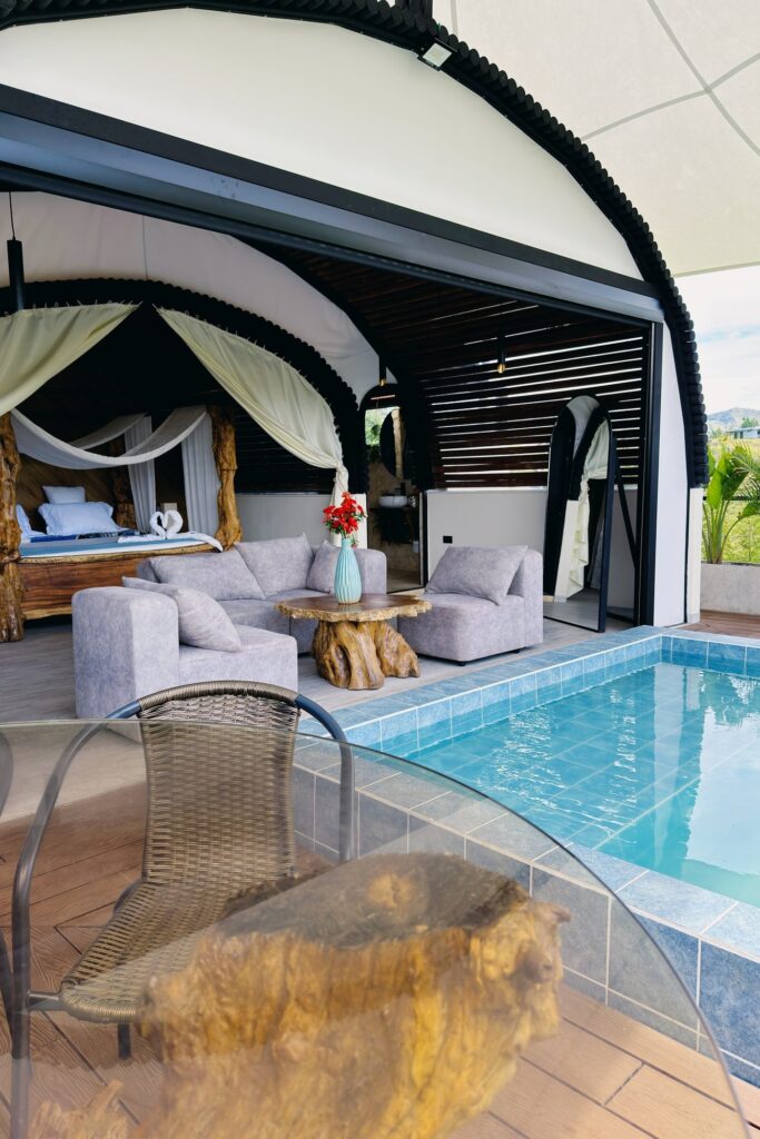 Momento en pareja en Elysium Glamping